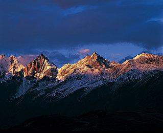 又一个友尽游戏！“分手医院”《大救特救》10月21日上线Steam